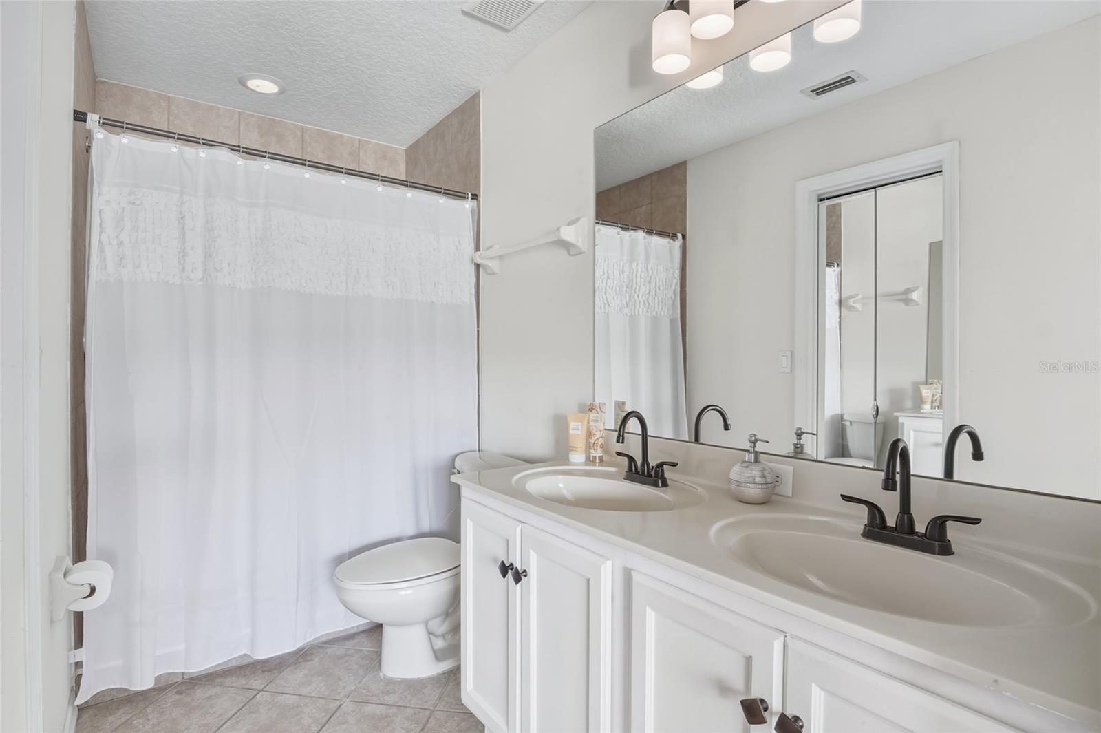 Image 17 of 33 For 14227 Avenue Of The Groves Run