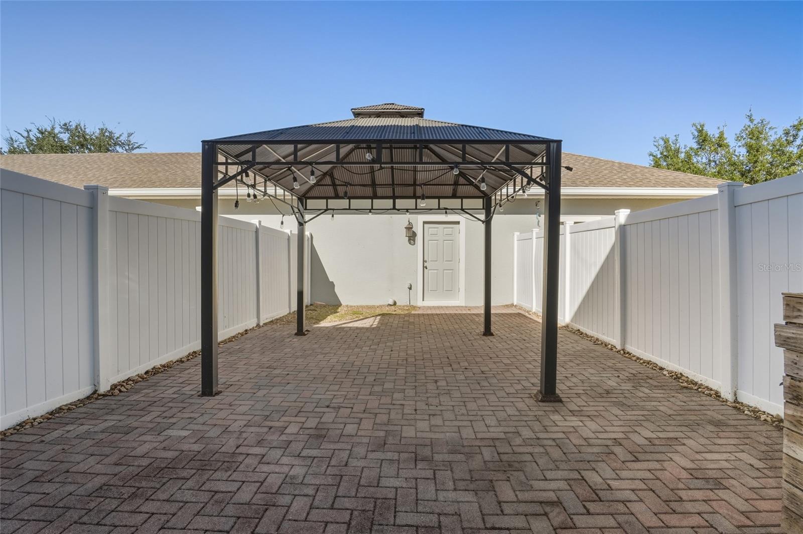 Image 22 of 33 For 14227 Avenue Of The Groves Run