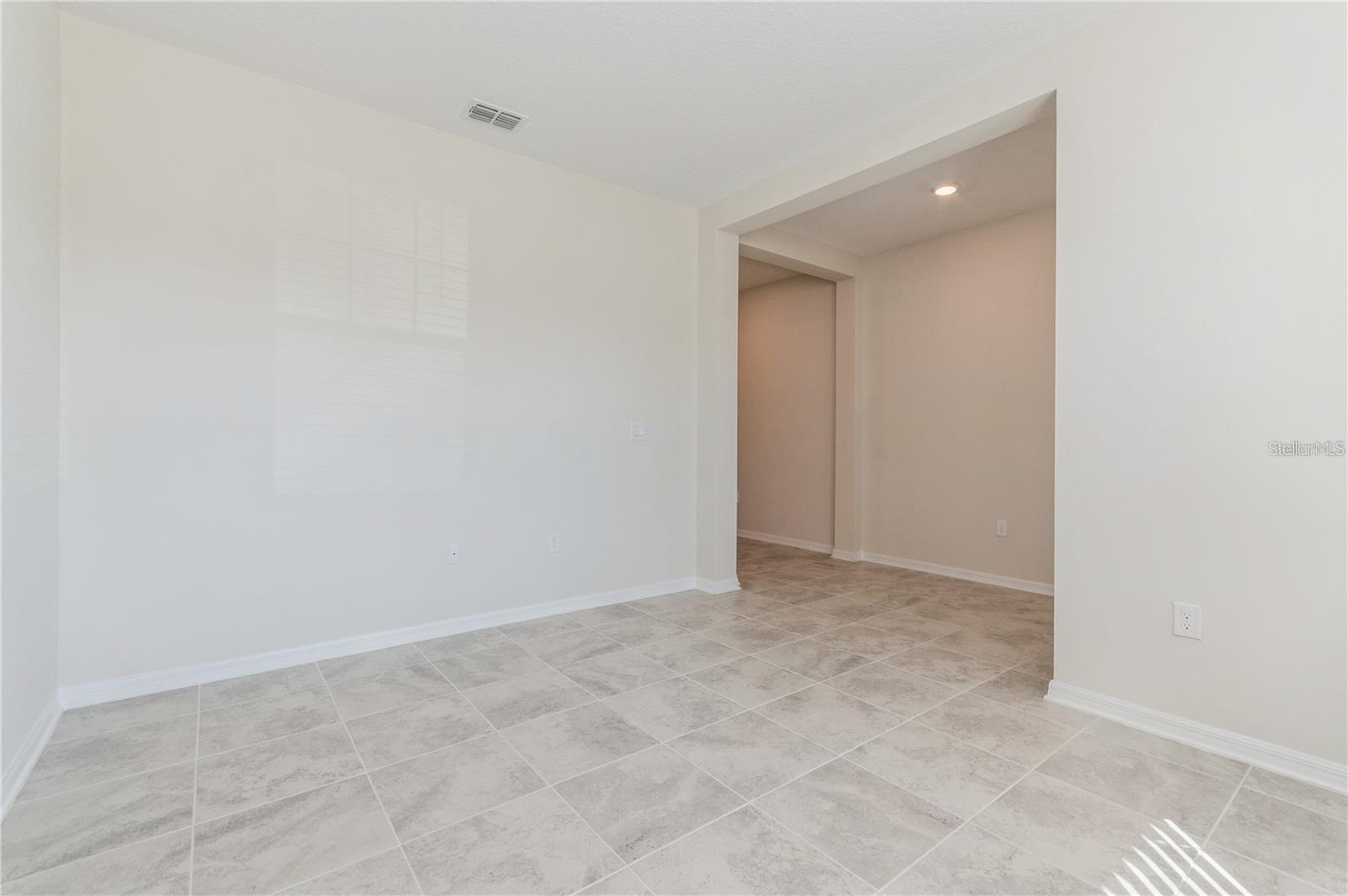 Image 8 of 72 For 2738 Norway Maple Court