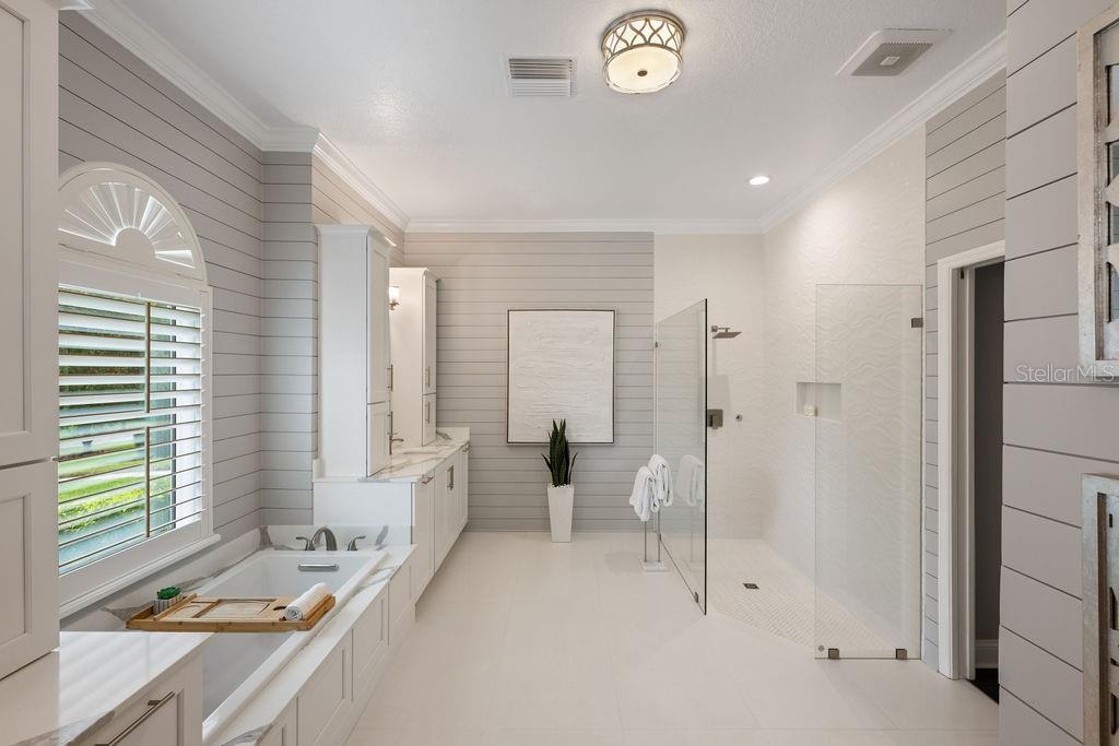 Image 4 of 60 For 1006 Dunhurst Court