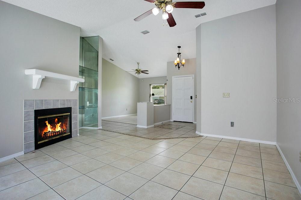 Image 7 of 35 For 681 Starstone Drive