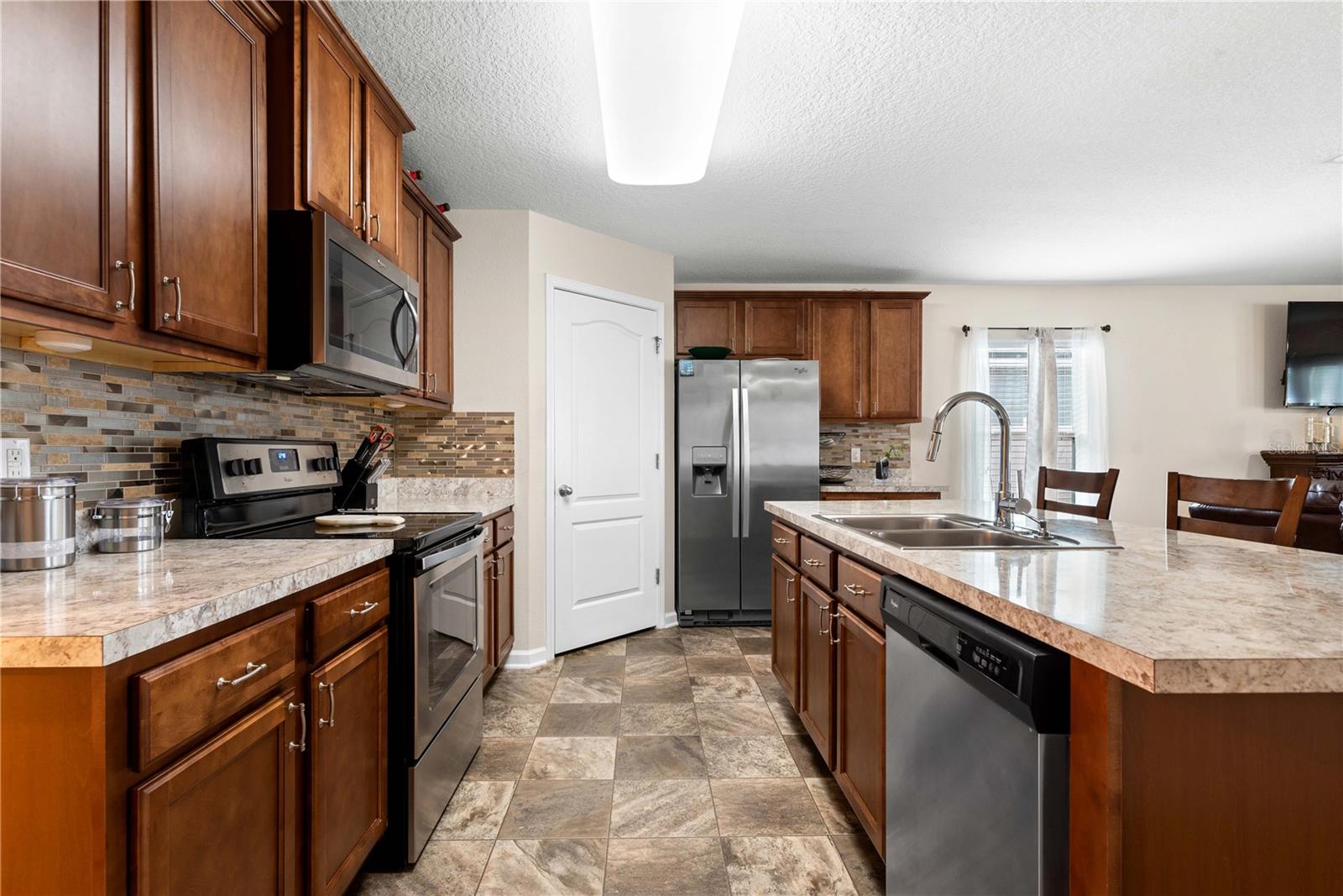 Image 3 of 28 For 6883 Langford Street