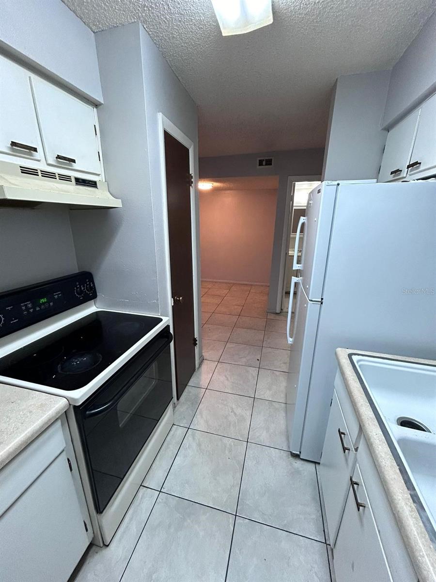 Image 22 of 27 For 144 Springwood Circle F