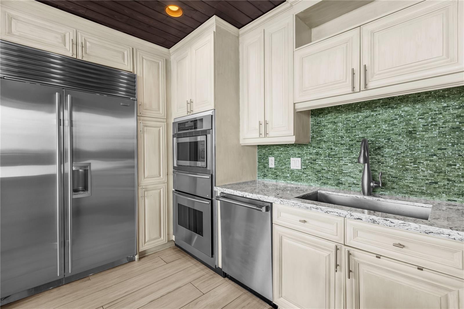 Image 12 of 45 For 150 Robinson Street 2701