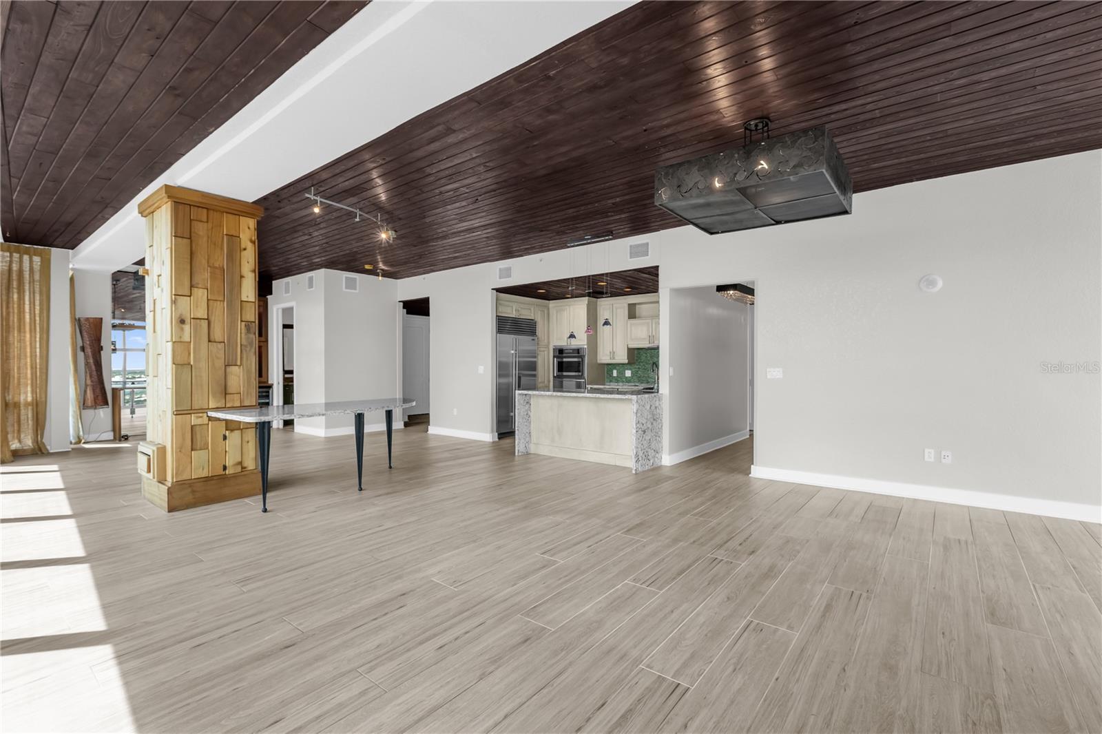 Image 7 of 45 For 150 Robinson Street 2701