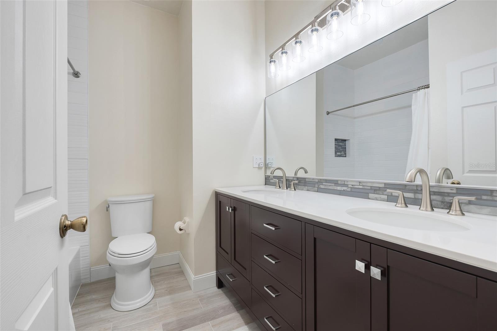 Image 20 of 31 For 10232 Andover Point Circle