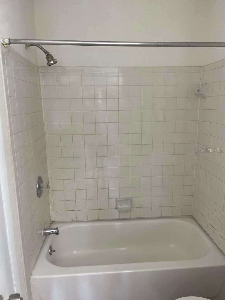 Image 11 of 11 For 624 Kenwick Circle 204