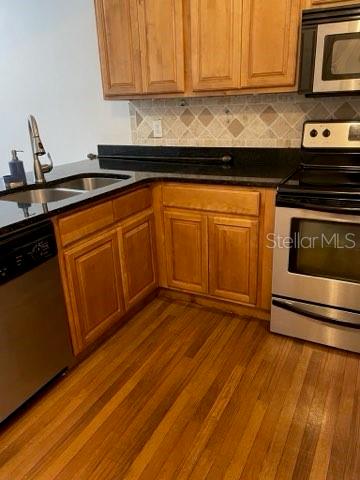 Image 4 of 11 For 624 Kenwick Circle 204