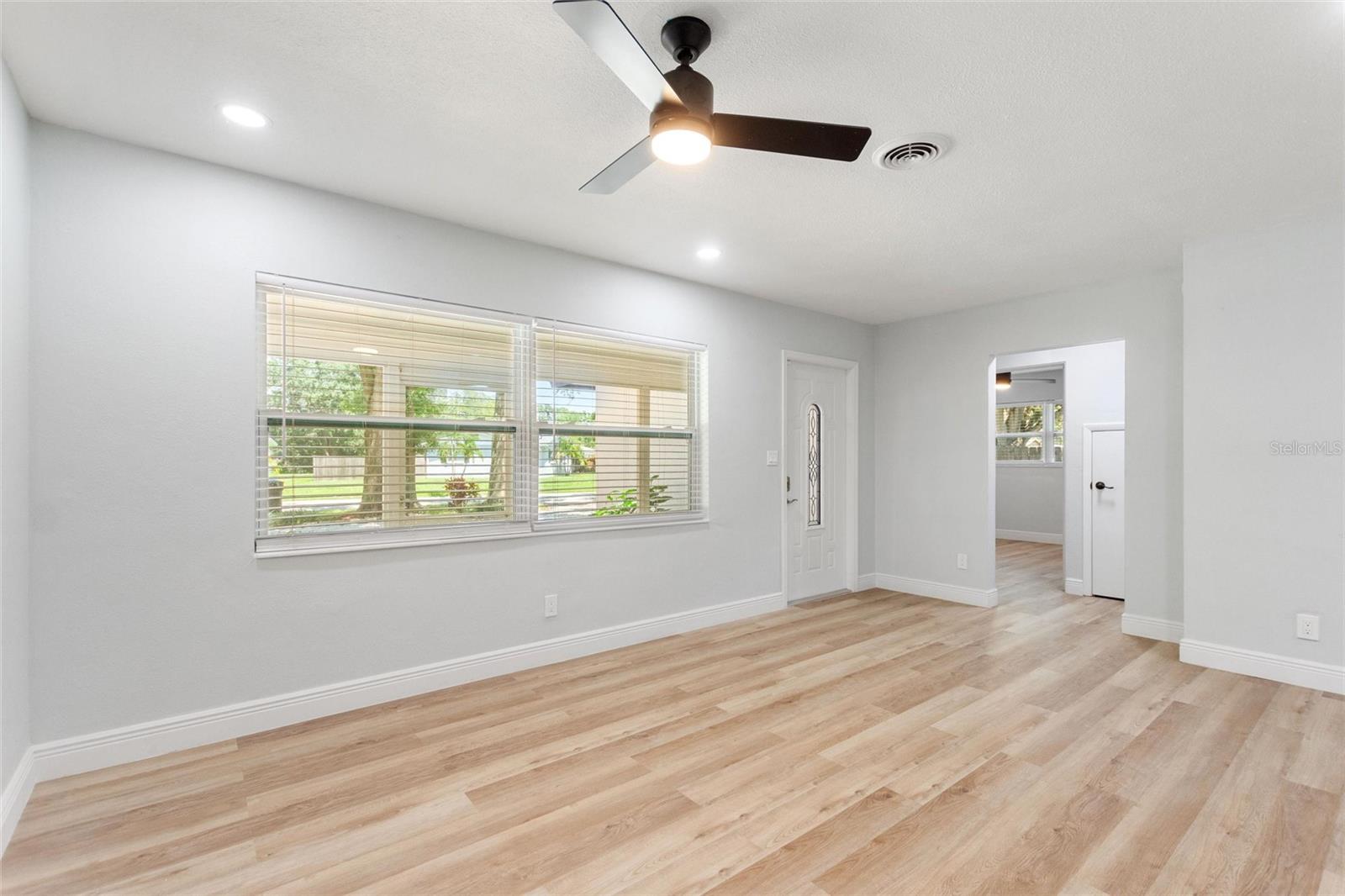 Image 10 of 34 For 5424 14th Avenue N