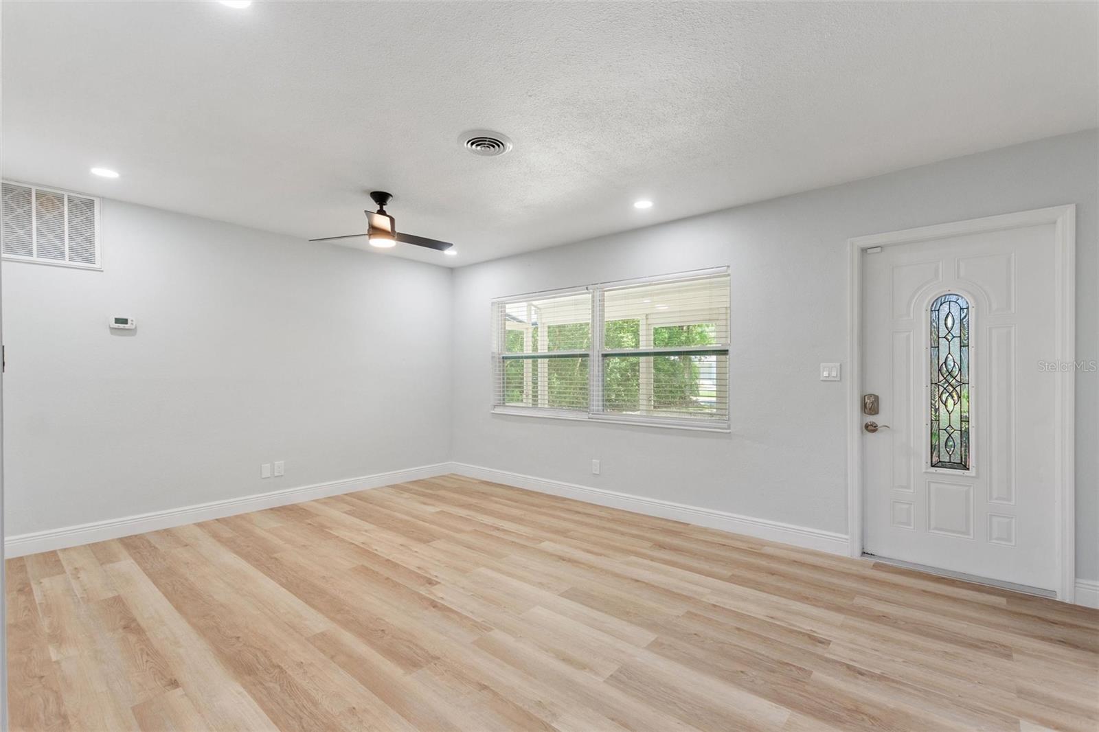 Image 11 of 34 For 5424 14th Avenue N