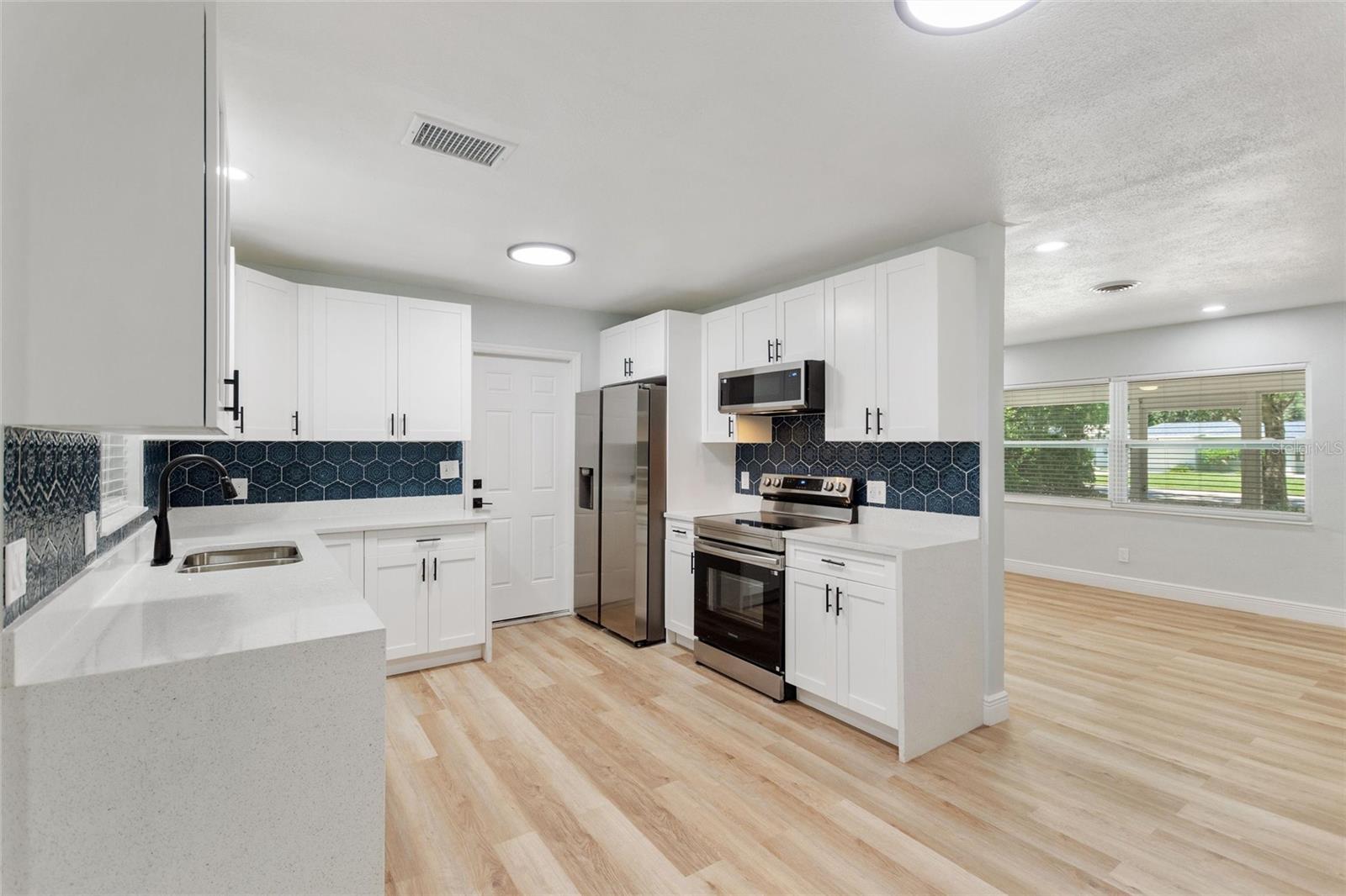 Image 13 of 34 For 5424 14th Avenue N