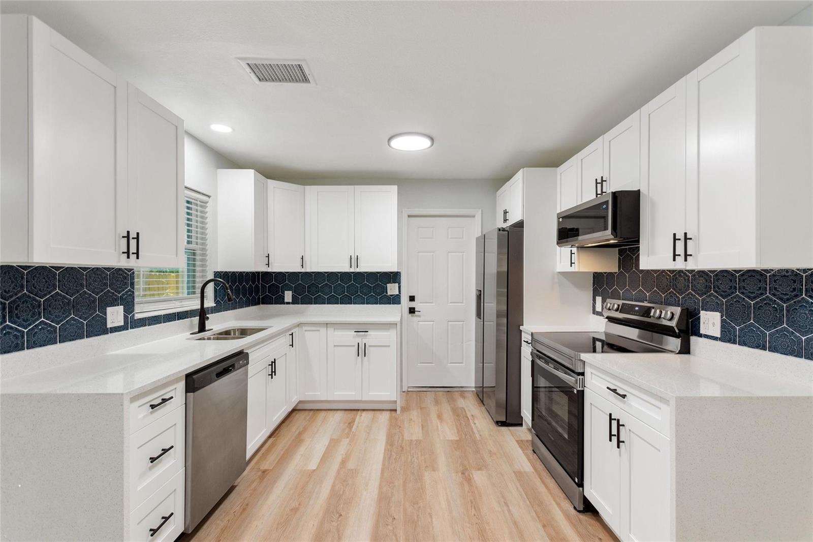 Image 15 of 34 For 5424 14th Avenue N