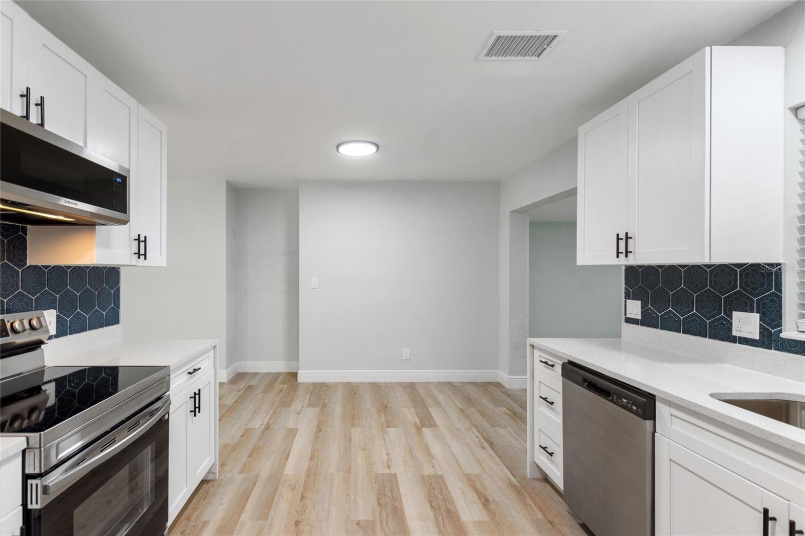 Image 16 of 34 For 5424 14th Avenue N