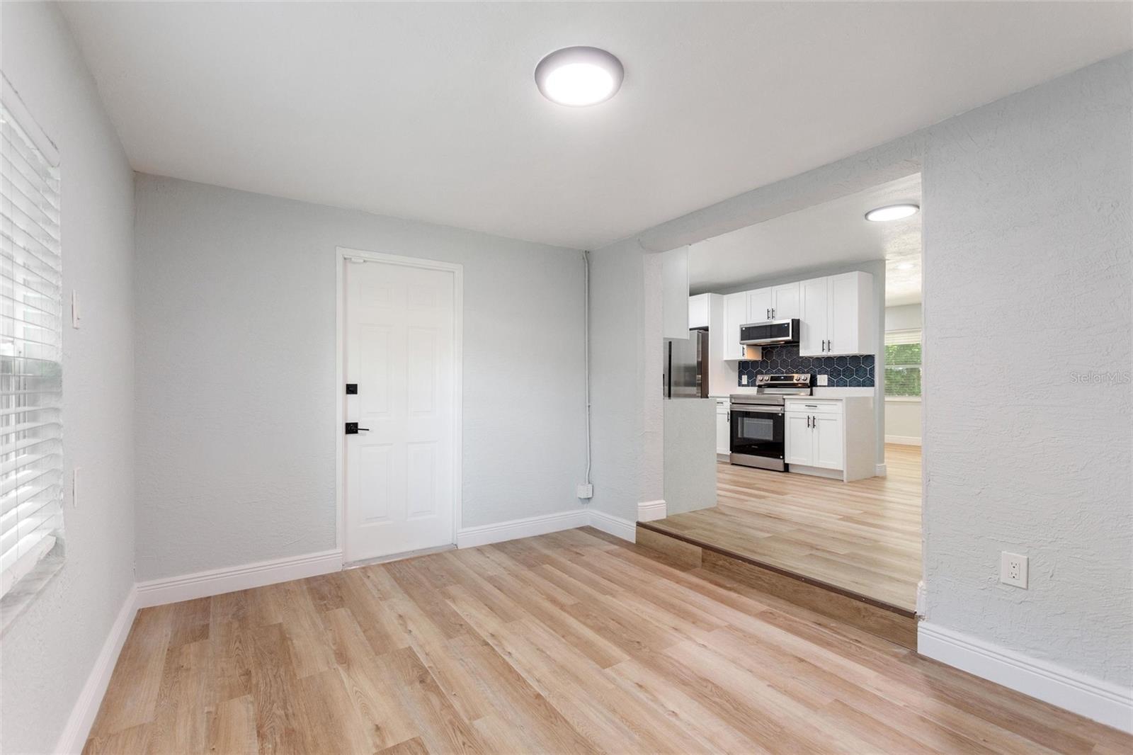 Image 17 of 34 For 5424 14th Avenue N
