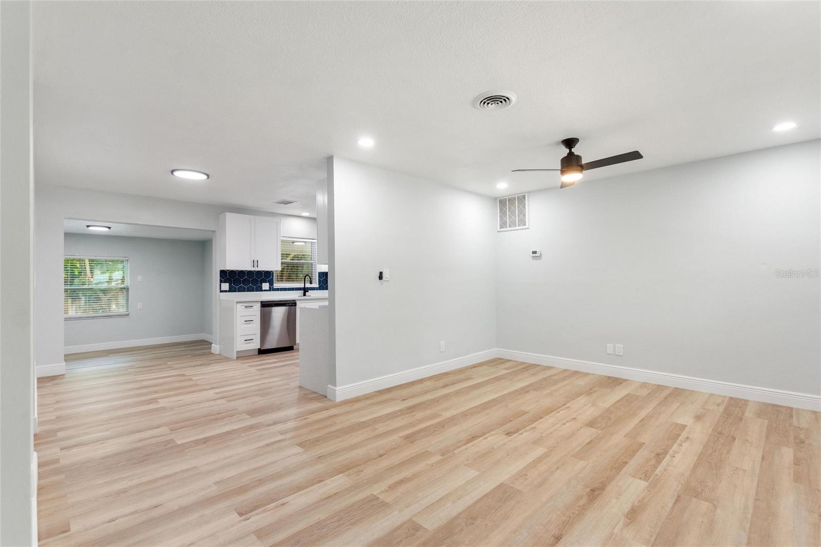 Image 8 of 34 For 5424 14th Avenue N
