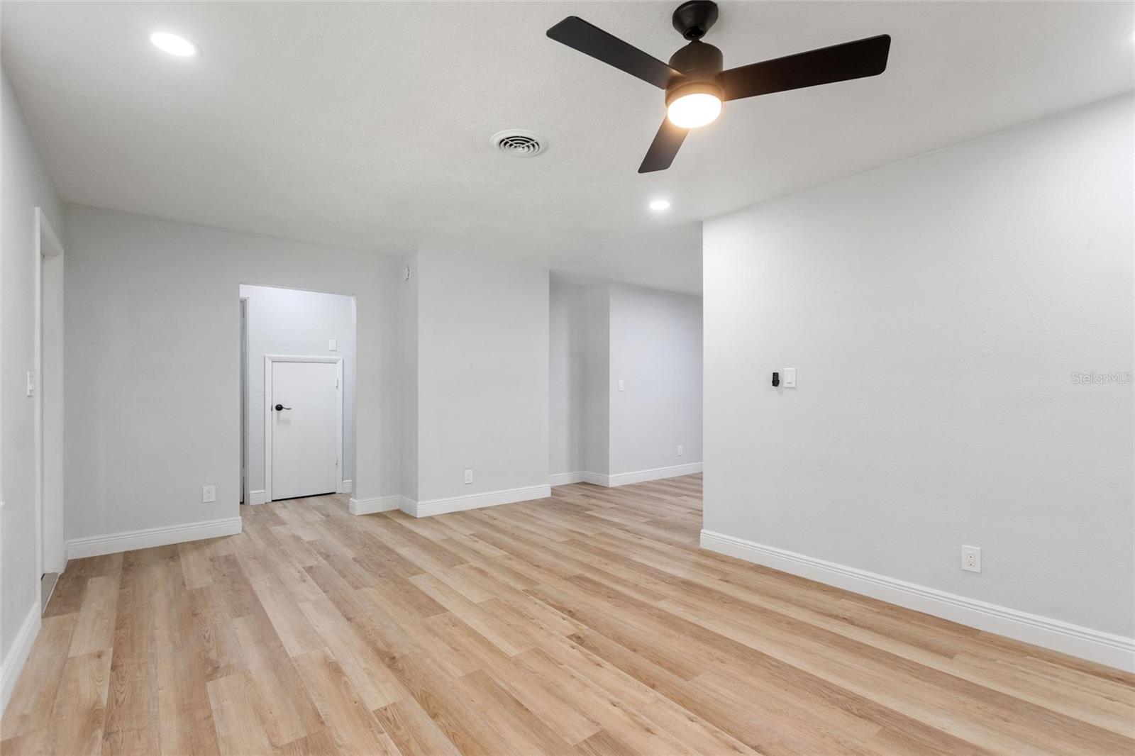 Image 9 of 34 For 5424 14th Avenue N