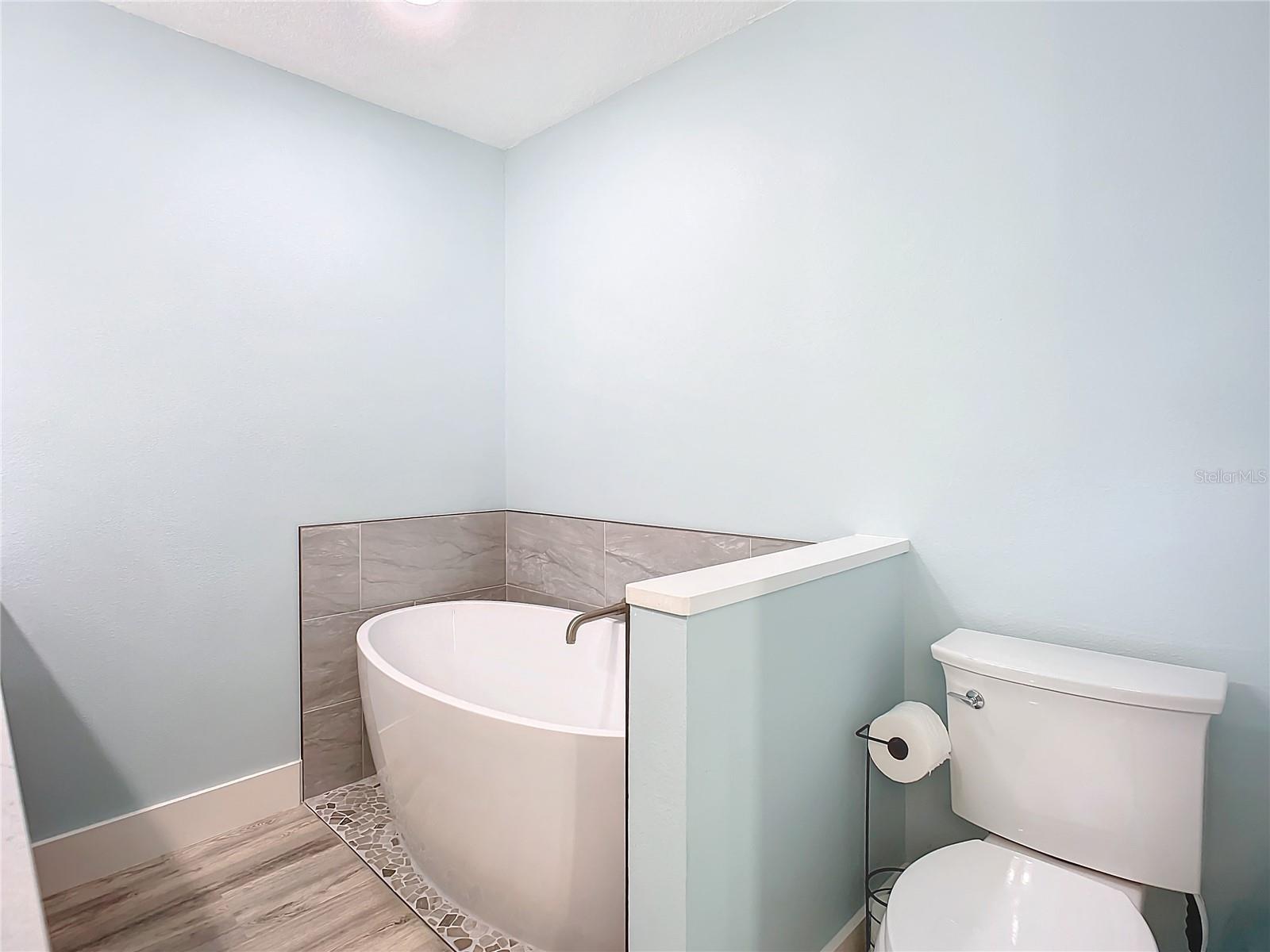 Image 17 of 24 For 2309 Saxon Drive