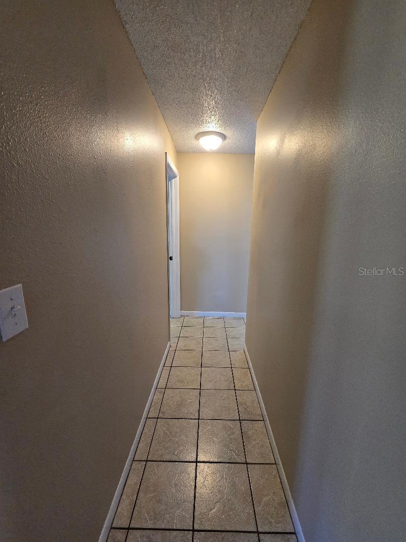 Listing photo id 13 for 777 Robin Avenue