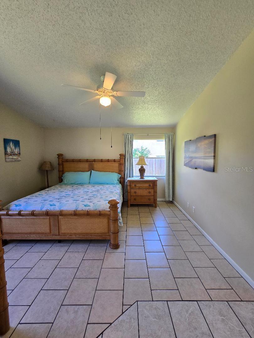 Listing photo id 14 for 777 Robin Avenue