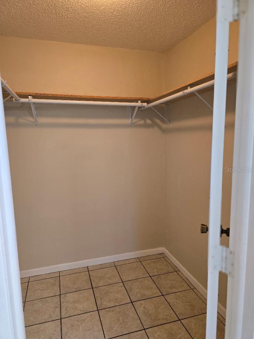 Listing photo id 19 for 777 Robin Avenue