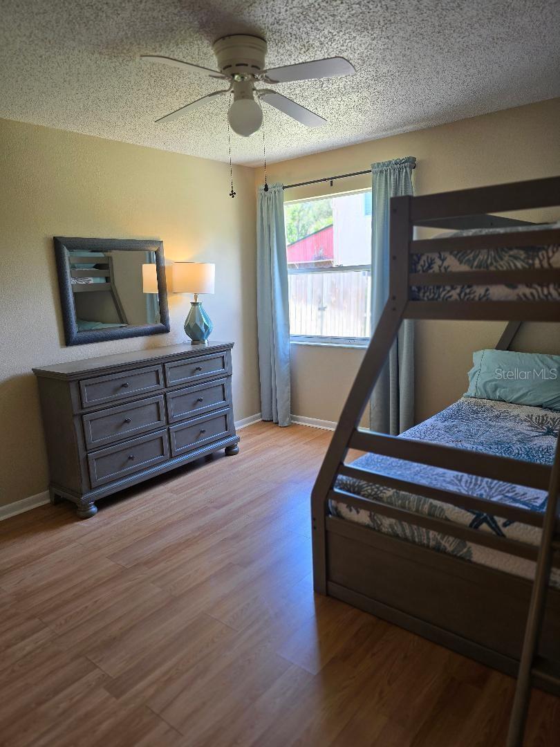 Listing photo id 26 for 777 Robin Avenue