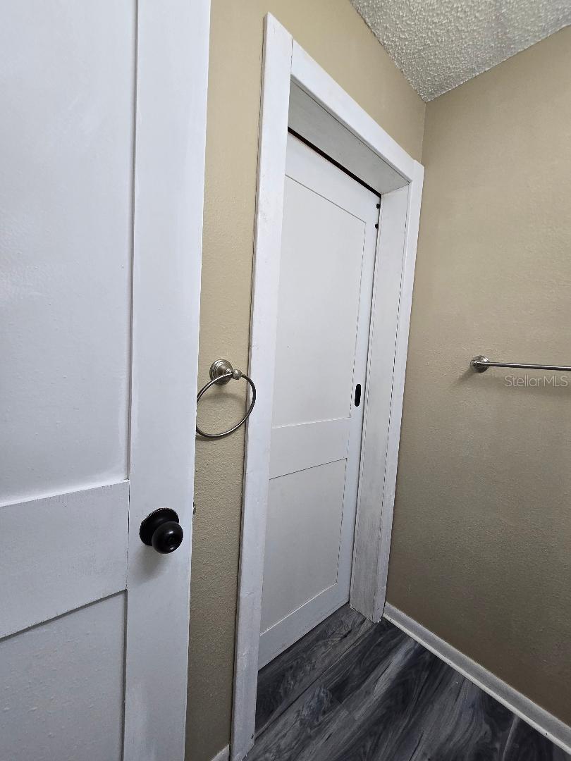Listing photo id 34 for 777 Robin Avenue