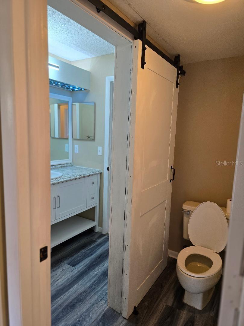 Listing photo id 36 for 777 Robin Avenue