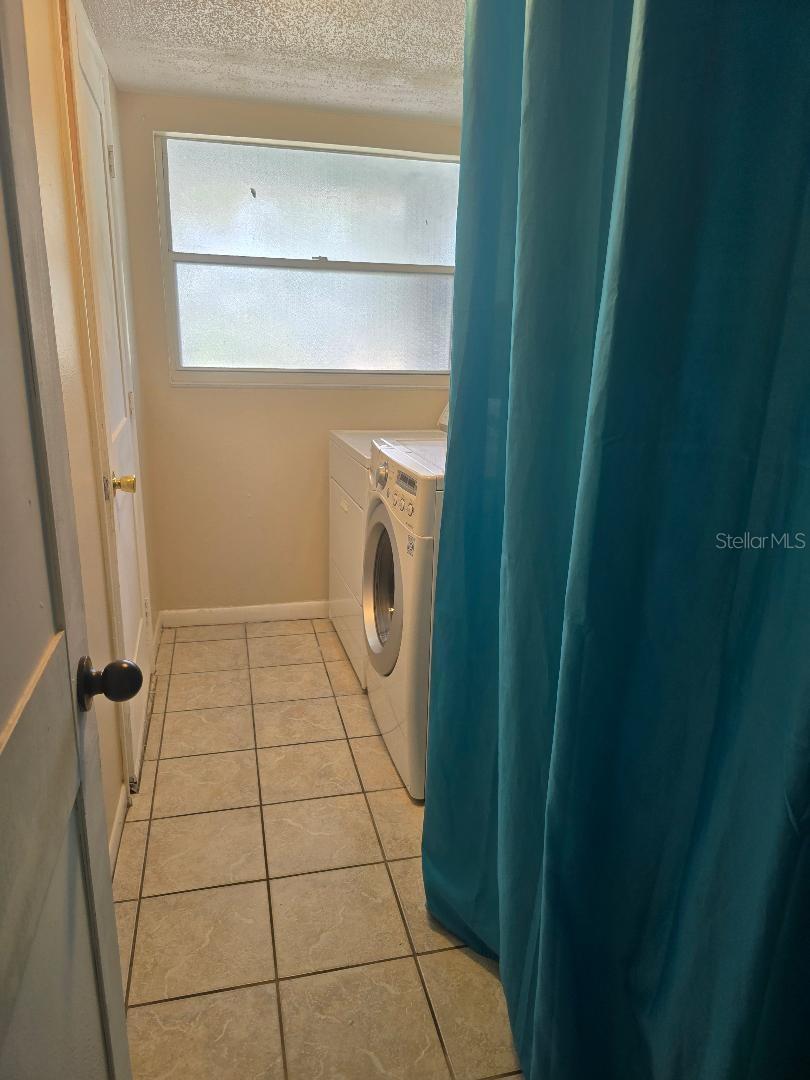 Listing photo id 39 for 777 Robin Avenue