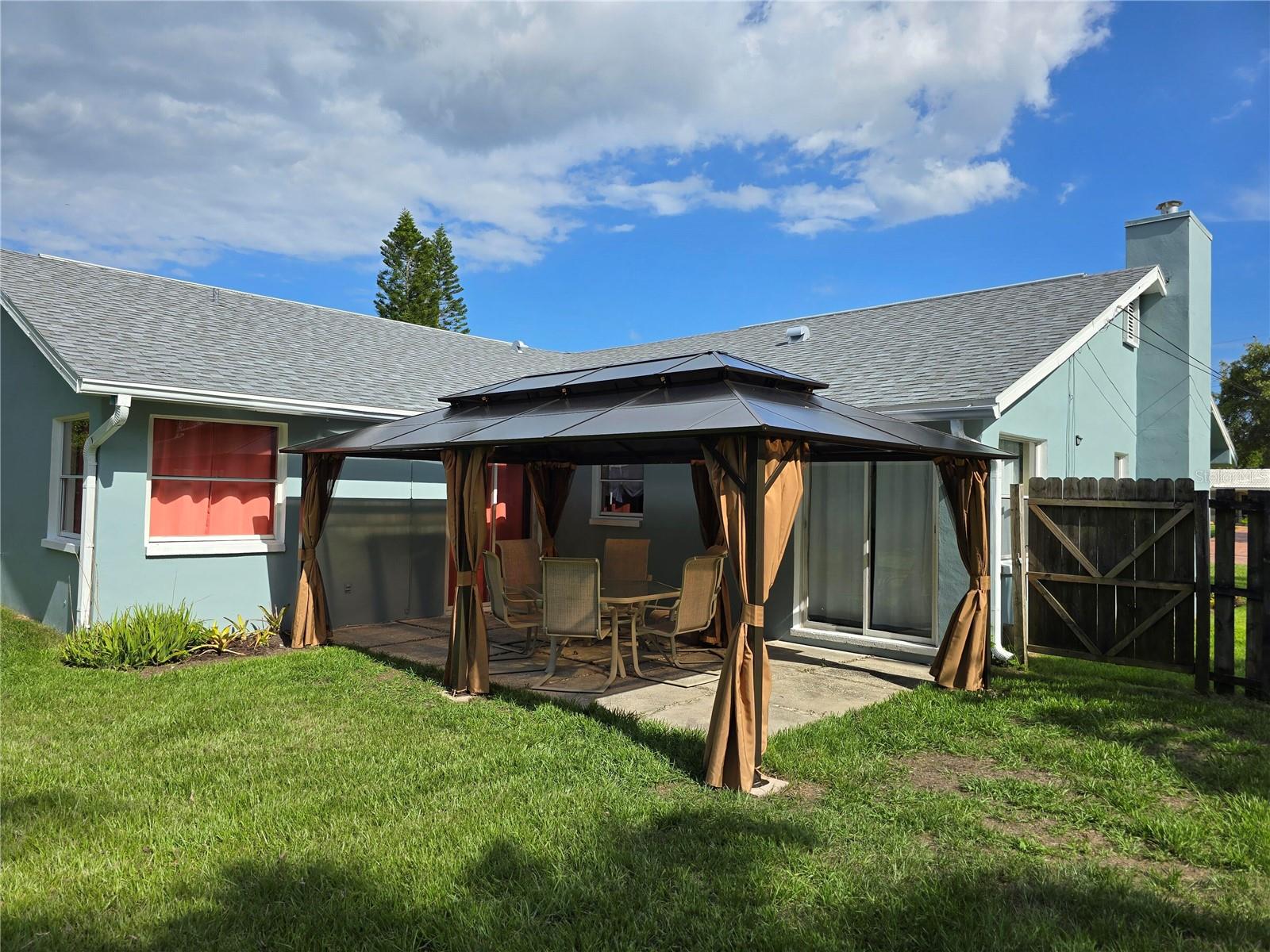 Listing photo id 40 for 777 Robin Avenue