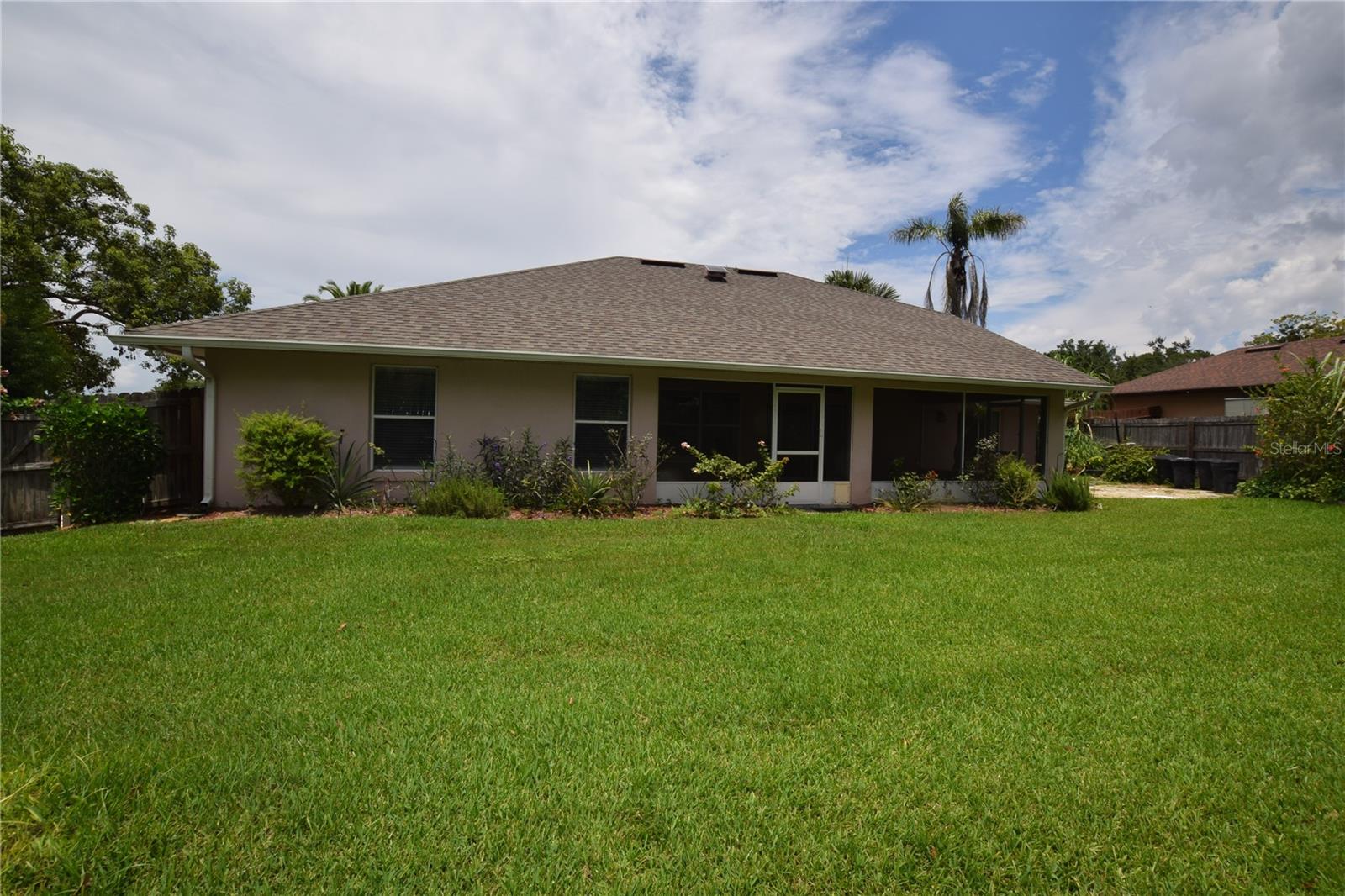 Image 10 of 50 For 10649 Versailles Boulevard