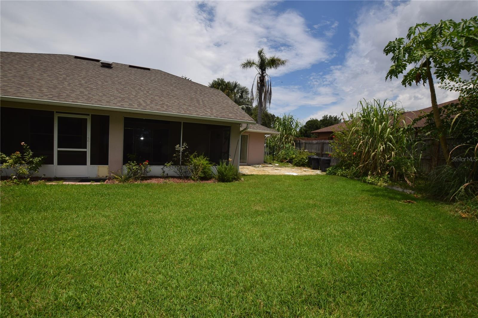 Image 12 of 50 For 10649 Versailles Boulevard