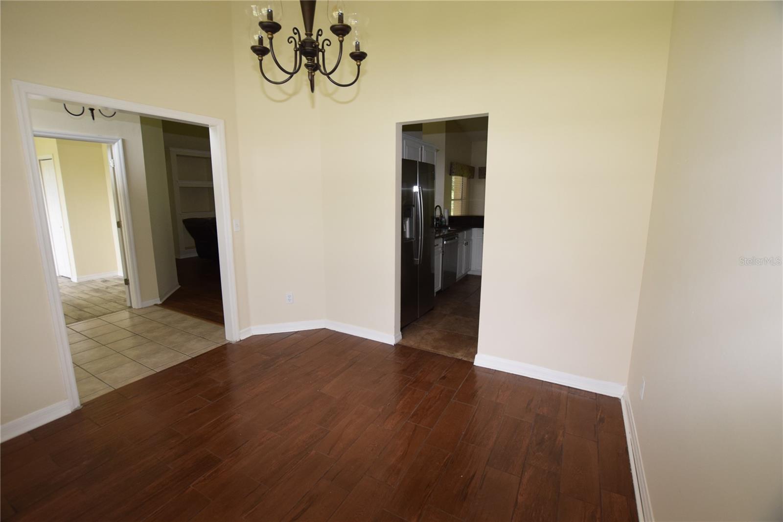 Image 19 of 50 For 10649 Versailles Boulevard