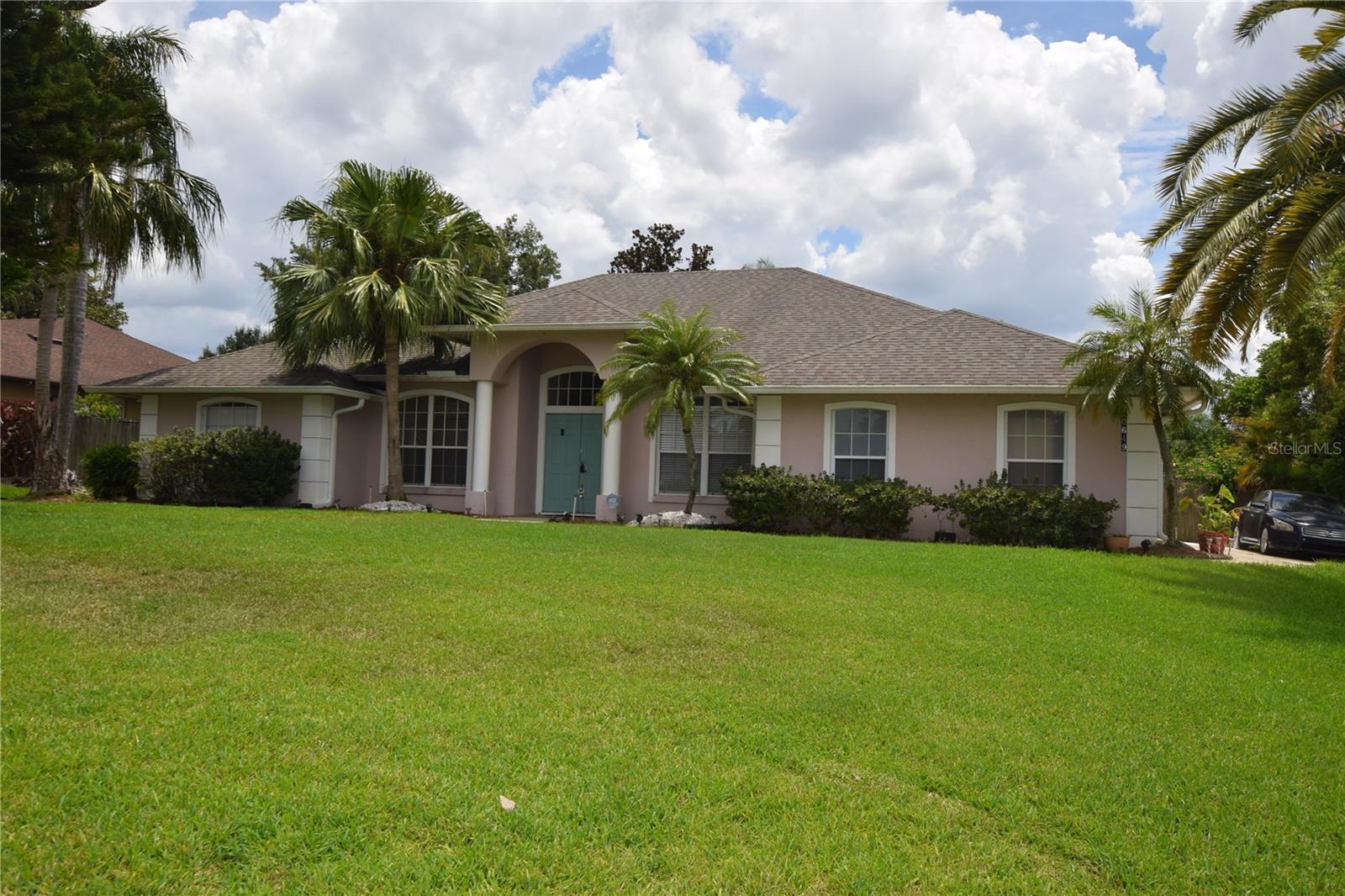 Image 2 of 50 For 10649 Versailles Boulevard