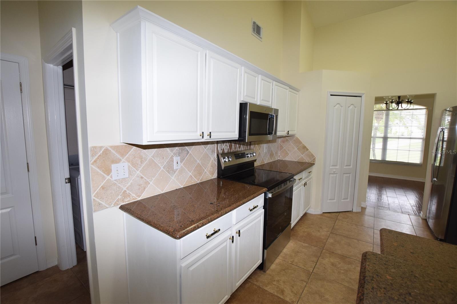 Image 23 of 50 For 10649 Versailles Boulevard