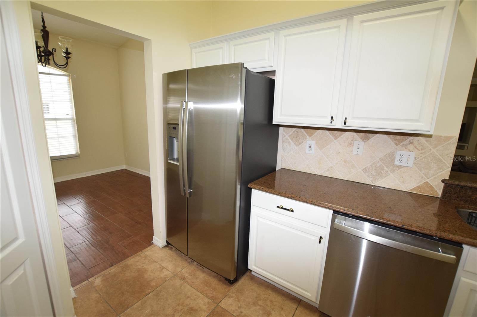 Image 26 of 50 For 10649 Versailles Boulevard