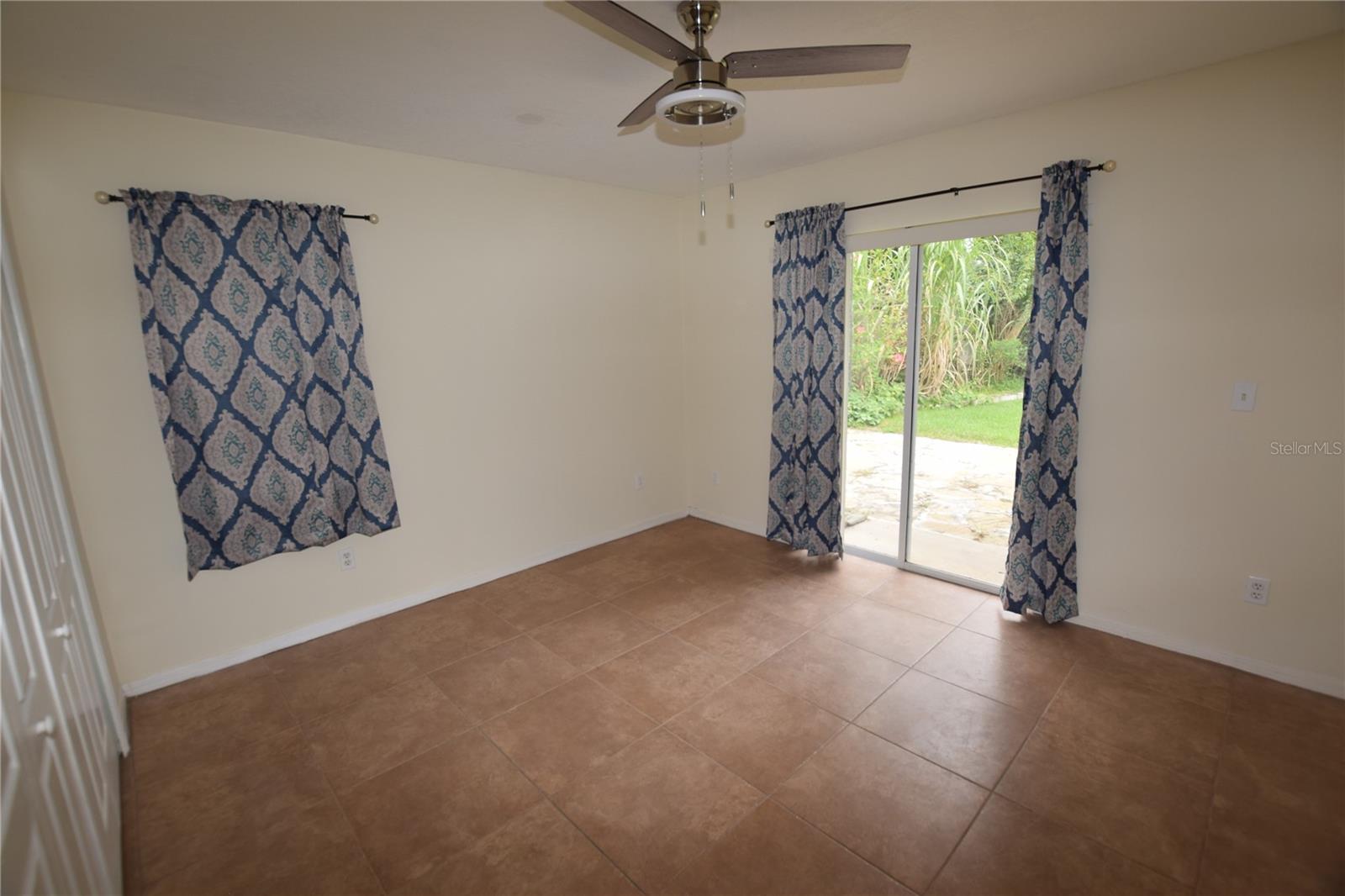 Image 33 of 50 For 10649 Versailles Boulevard