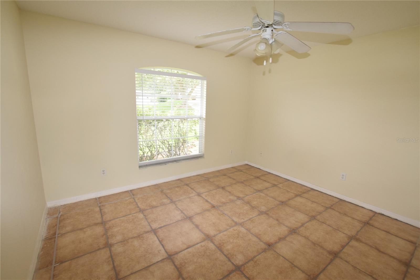 Image 39 of 50 For 10649 Versailles Boulevard