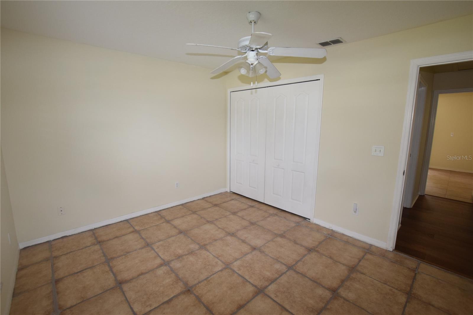 Image 40 of 50 For 10649 Versailles Boulevard