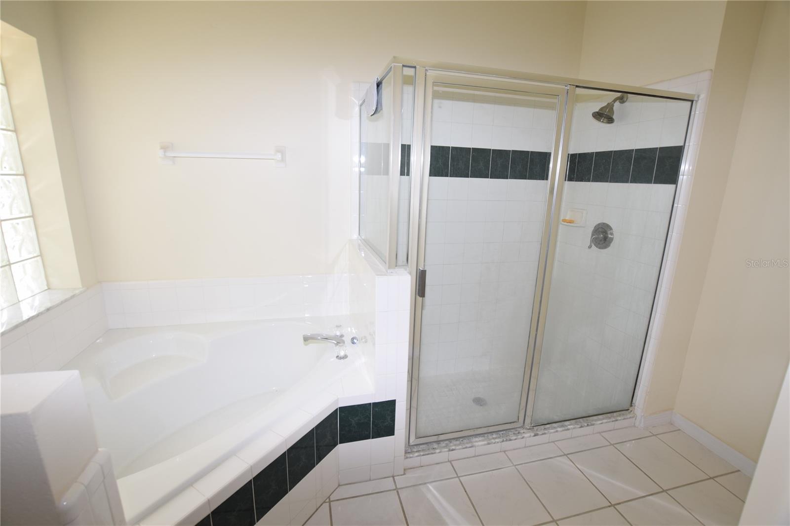 Image 48 of 50 For 10649 Versailles Boulevard