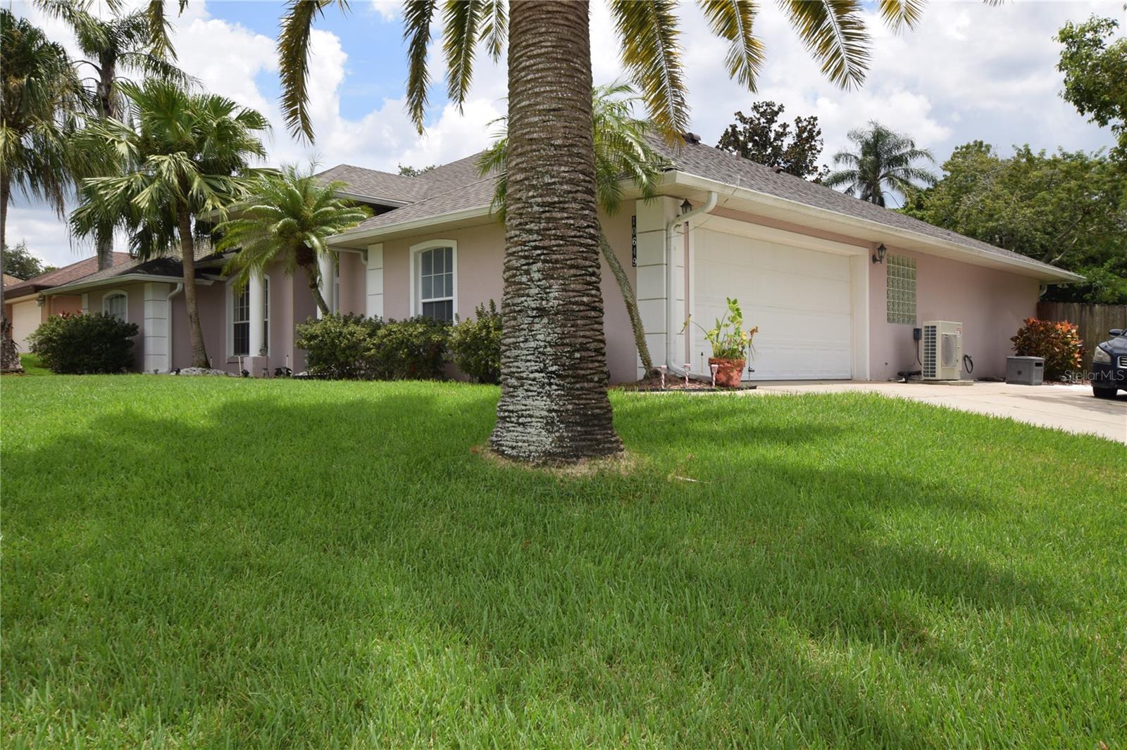 Image 6 of 50 For 10649 Versailles Boulevard