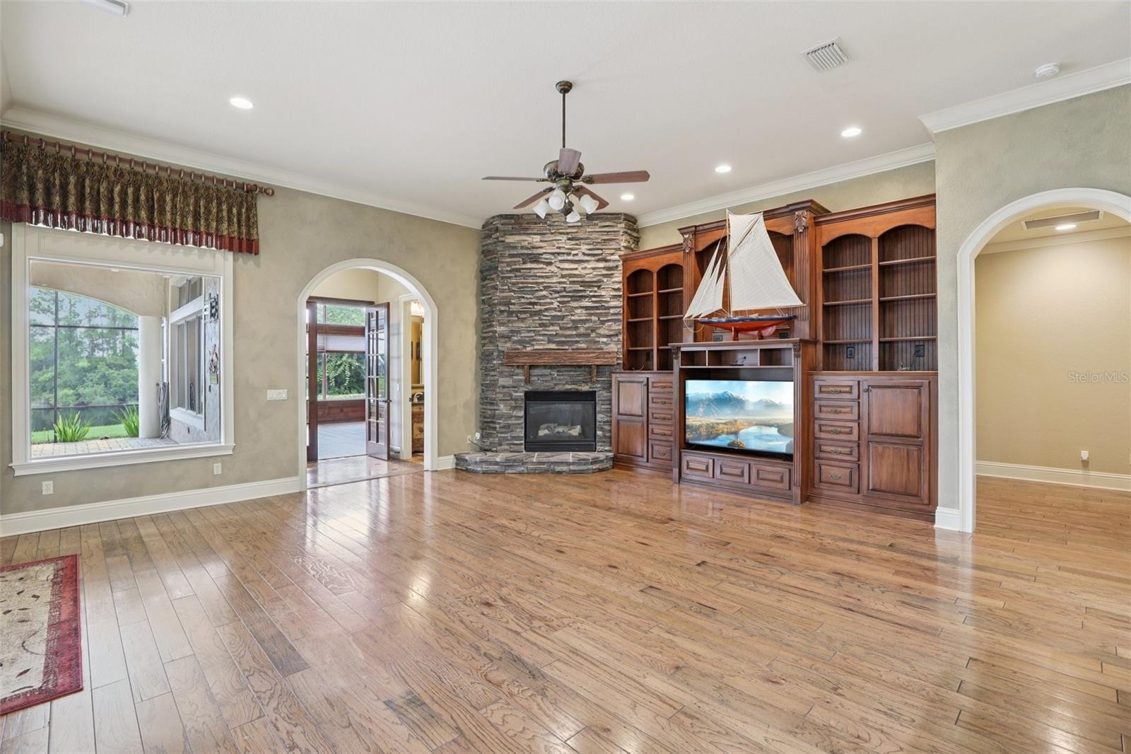 Image 17 of 58 For 1086 Henley Downs Place