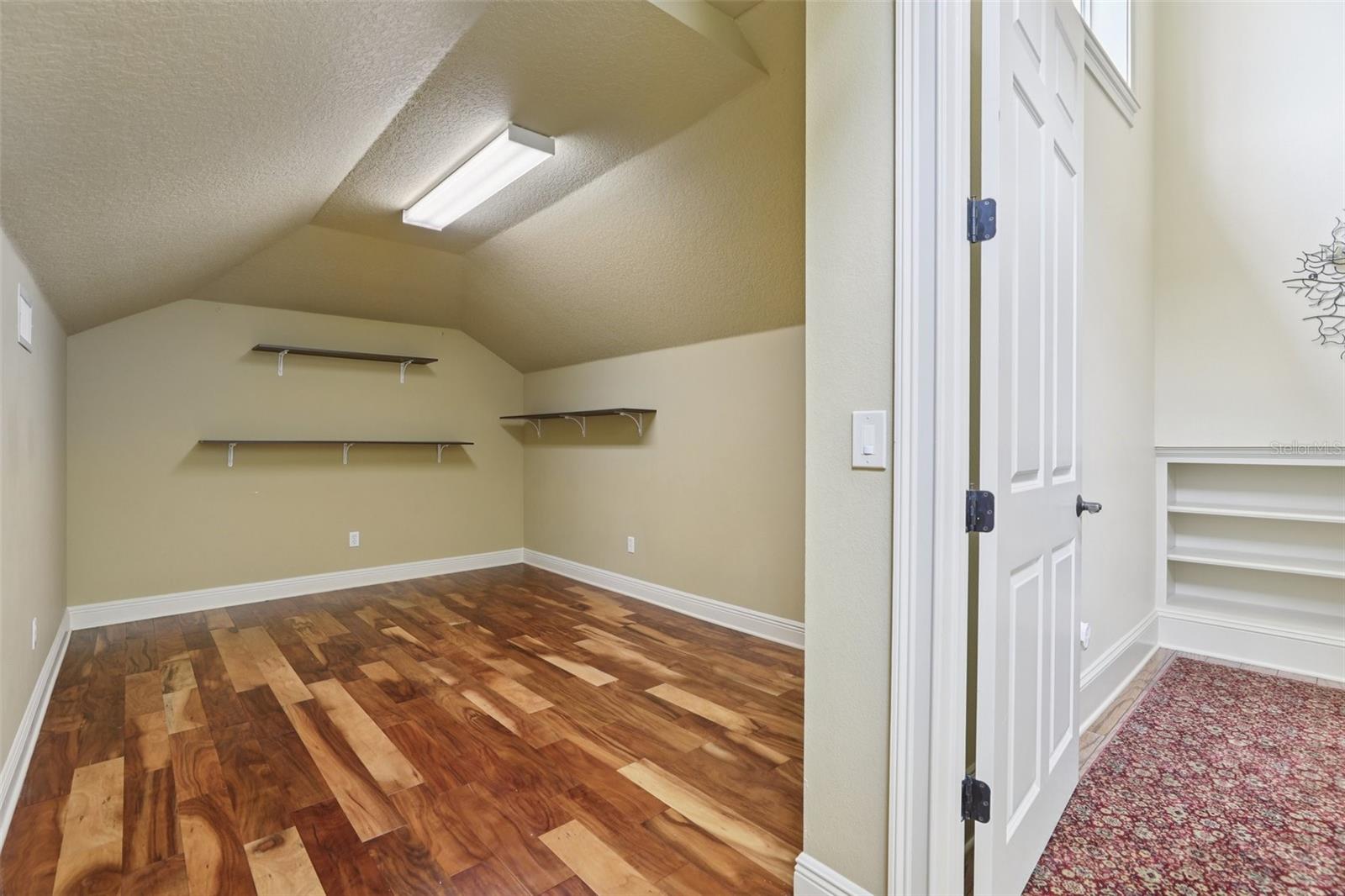 Image 31 of 58 For 1086 Henley Downs Place