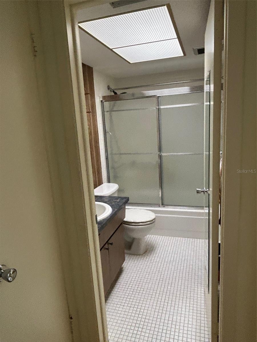 Image 16 of 23 For 5555 Gulf Boulevard 312