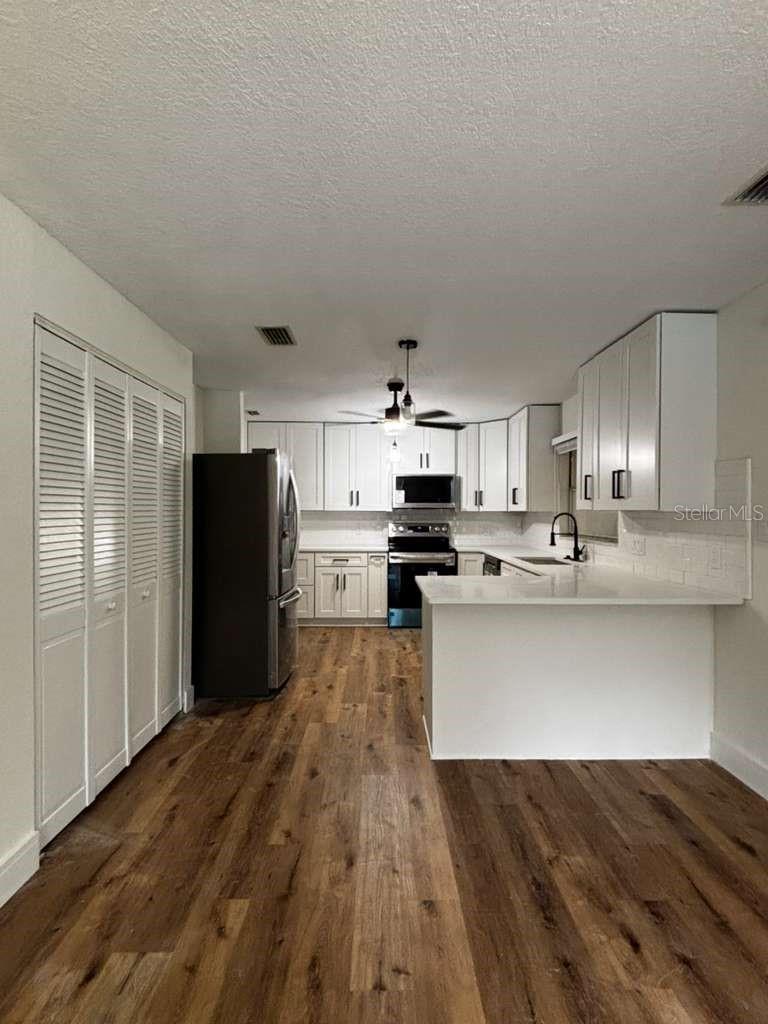 Image 8 of 34 For 3521 Silver Oak Court