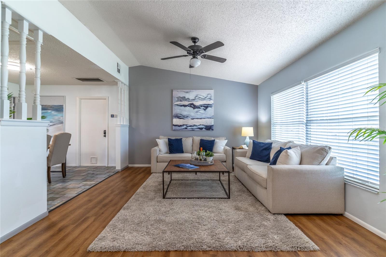 Image 10 of 52 For 8645 Pinestraw Lane