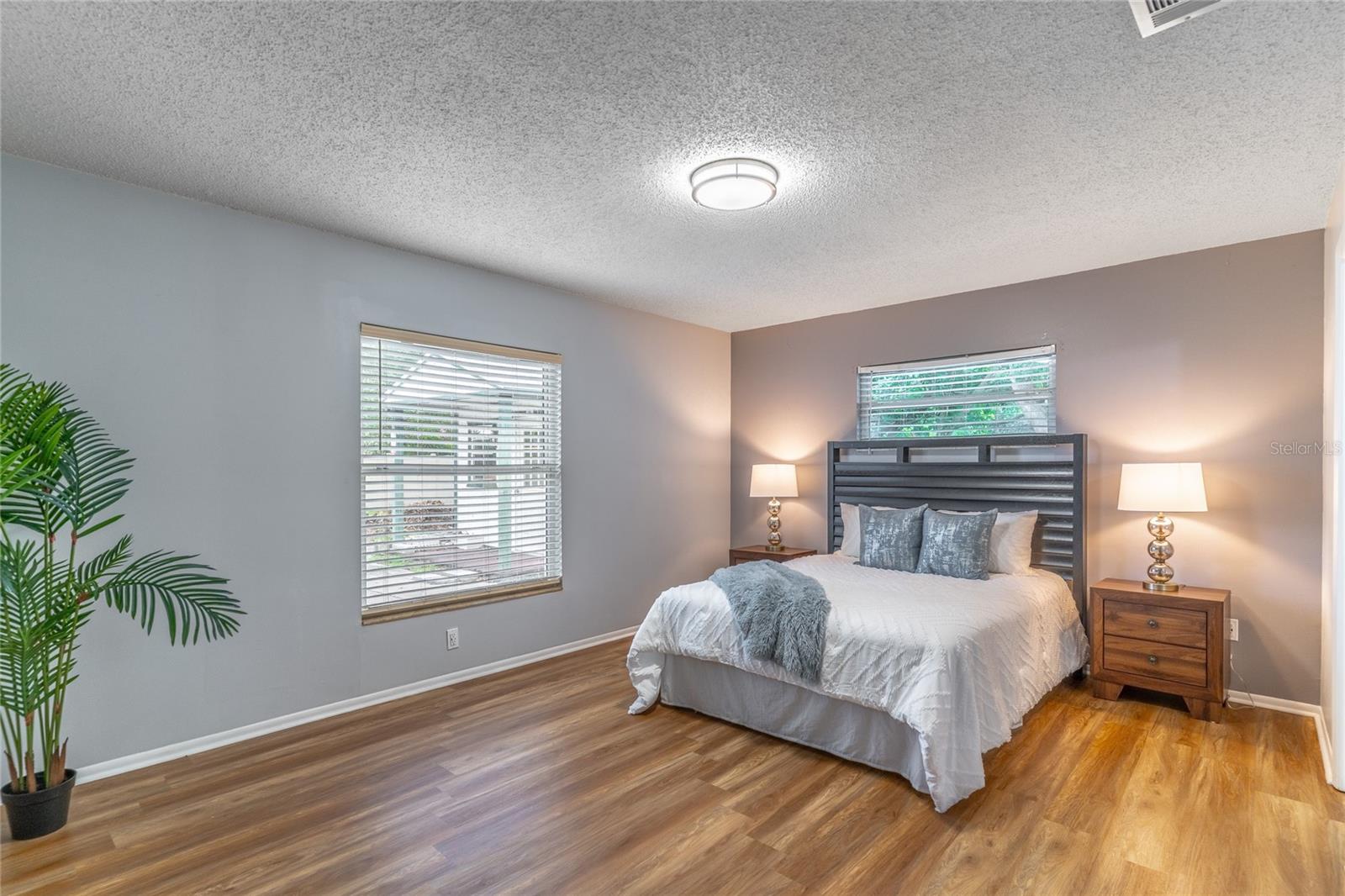 Image 23 of 52 For 8645 Pinestraw Lane