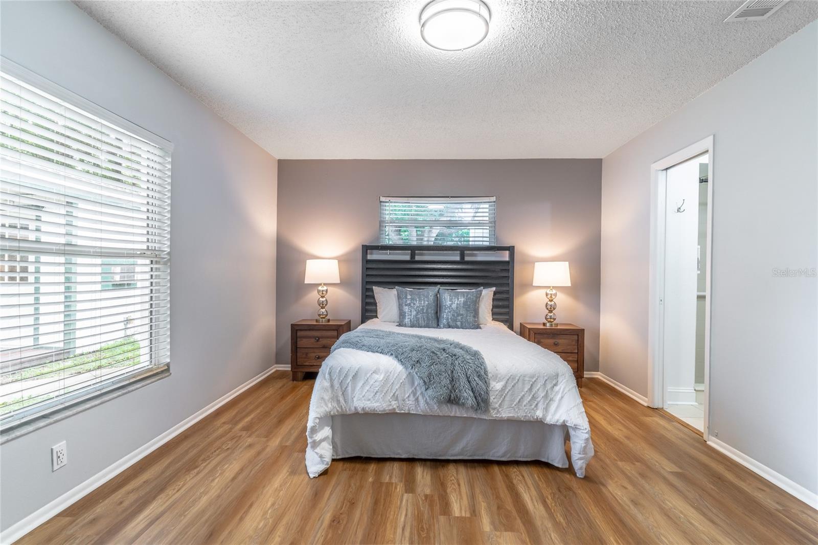 Image 24 of 52 For 8645 Pinestraw Lane