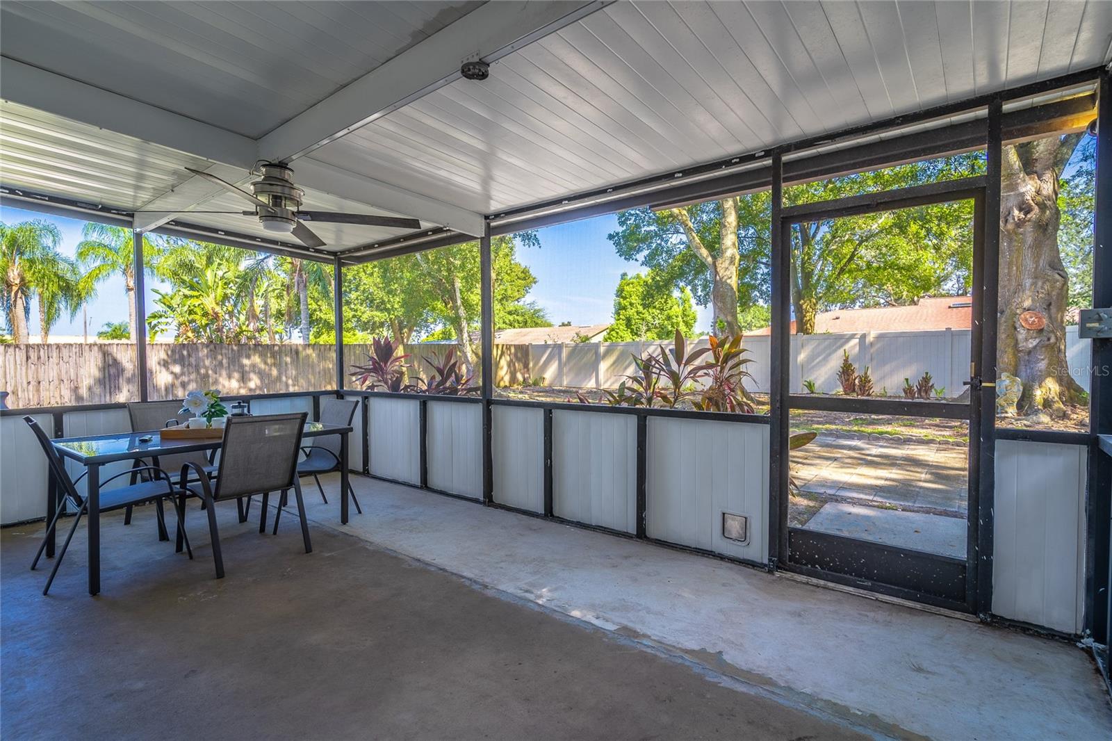 Image 34 of 52 For 8645 Pinestraw Lane
