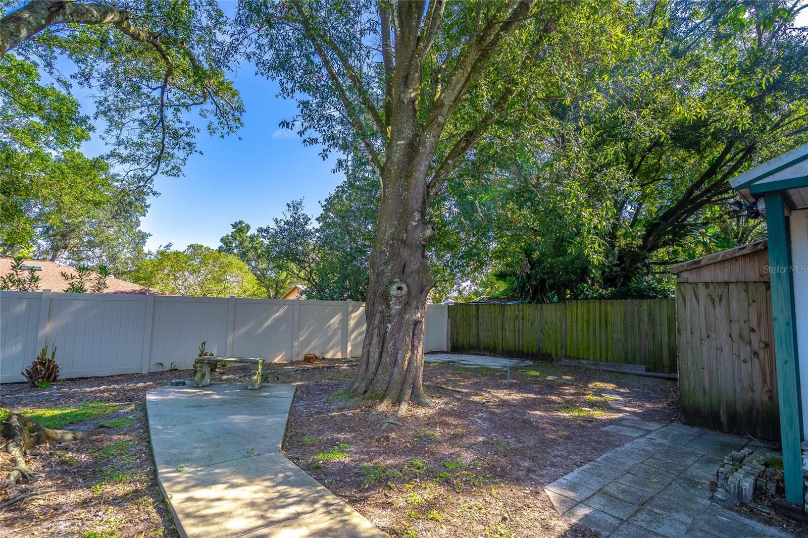 Image 39 of 52 For 8645 Pinestraw Lane
