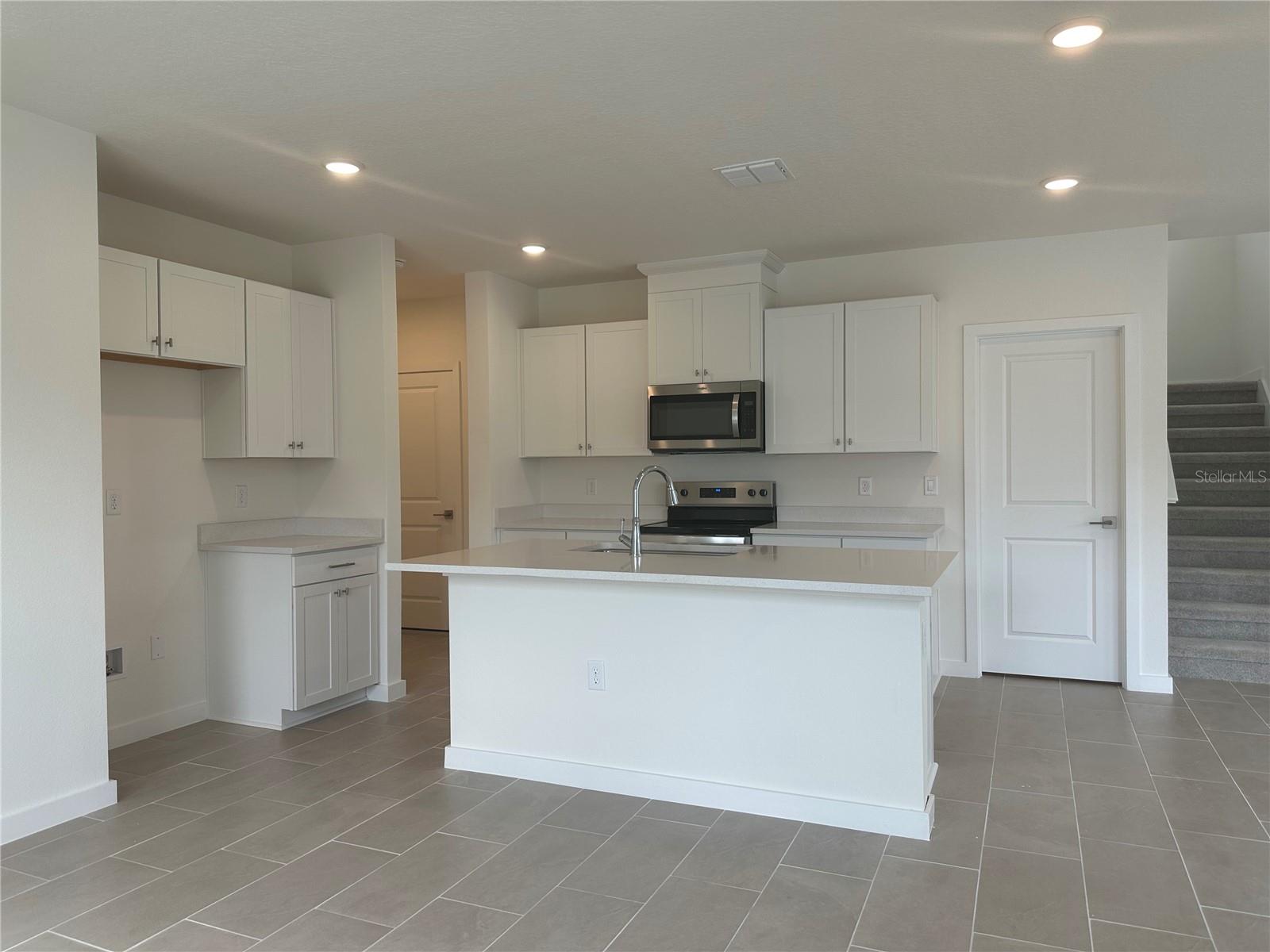 Image 3 of 6 For 6474 Horseshoe Lane Way